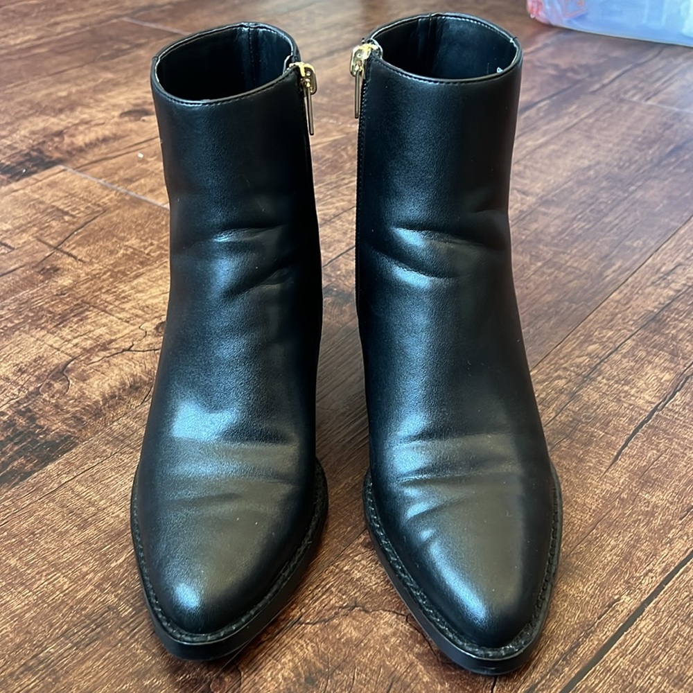 Worn twice Coach Pacey pointed toe black leather booties ankle boots classy 7 - Picture 4 of 16